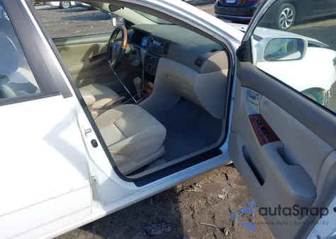 2004 Toyota Corolla Le z USA, uszkodzony, nr VIN 1NXBR32E14Z300553